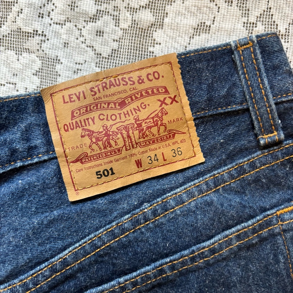 Levi's Men's Dark Blue Straight Jeans - Picture 2 of 3